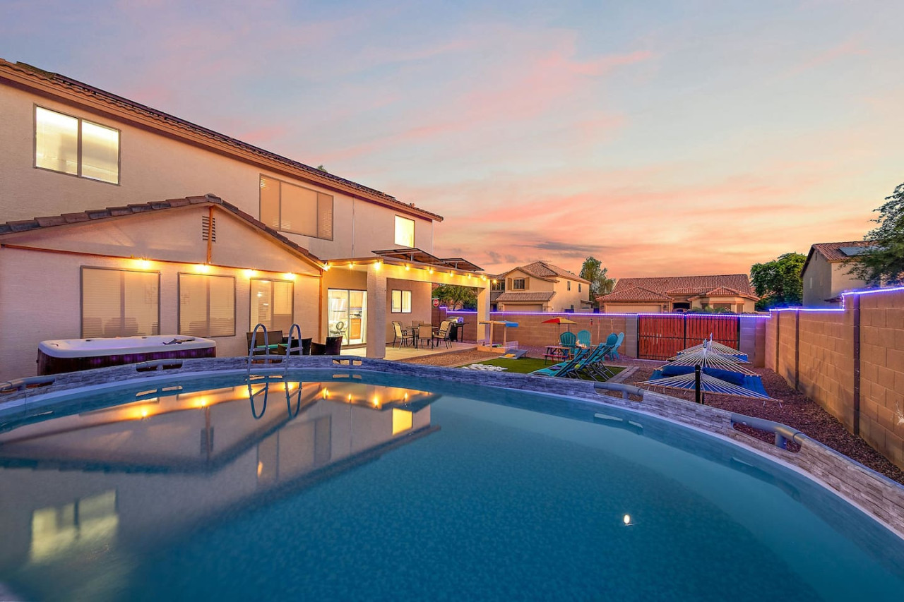 Desert Dunes: A Casa Grande Retreat Where the Sauna Steals the Show
